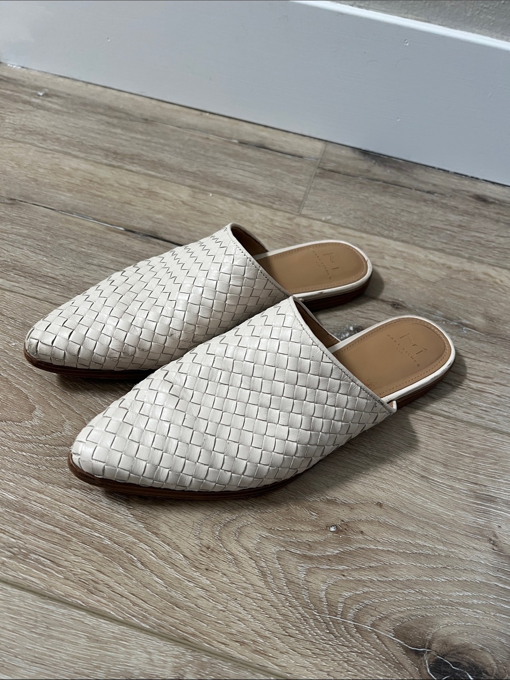 Marc Fisher - Cream Ivory Woven Pointed-Toe Leather Mules. Size 8.5